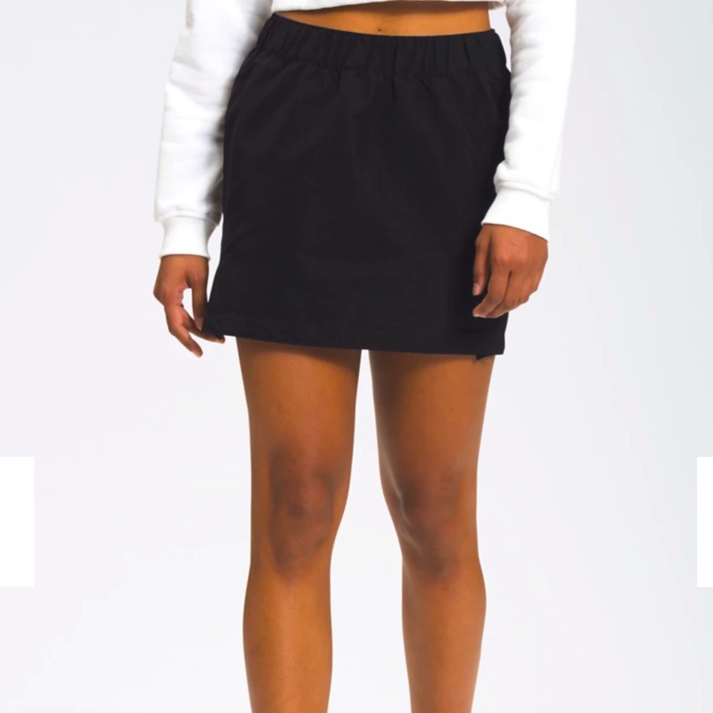North Face Class V black Skort sz L